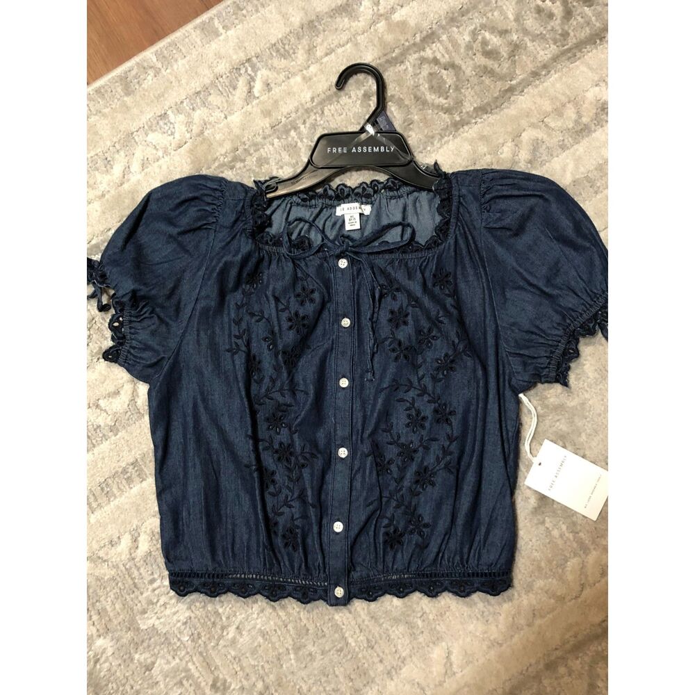 Woman's XS Denim Blouse NWT